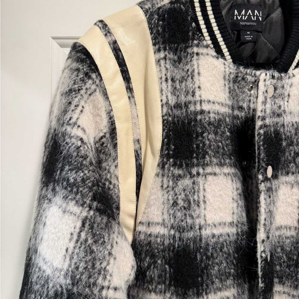 Boohoo Black and Cream Plaid Bomber Jacket - Picture 4 of 7